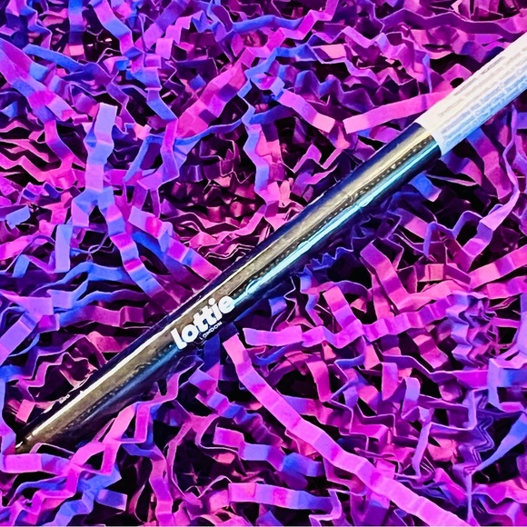 Lottie London AM to PM Retractable Eyeliner in Black - Picture 10 of 11